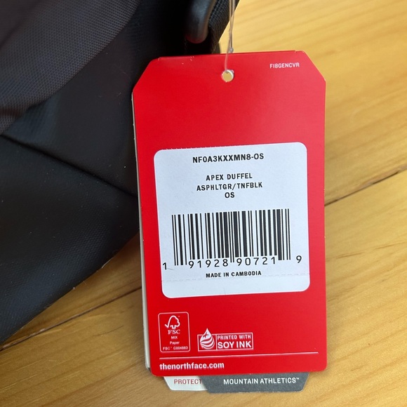 NWT The North Face Apex Gym Duffel Bag Black 31.5L New with Original Hangtag! - Picture 6 of 7